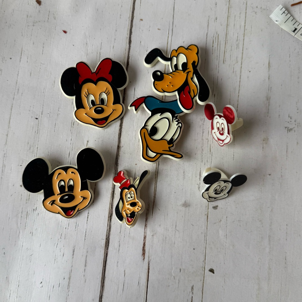 Vintage Color Plastic Disney Pins Lot Micky Minnie Goofy Pluto Donald Rings too